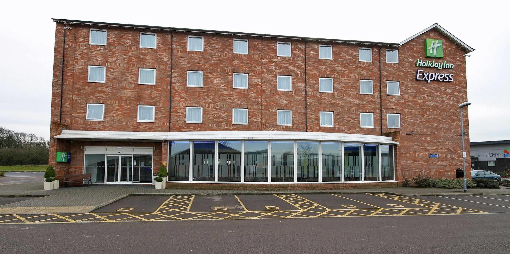 Holiday Inn Express Nuneaton By Ihg Eksteriør bilde